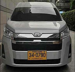 SmartTaxi-van โทร.085-5679674 เราให้บริการรถตู้ VIP ราคาเป็นกันเอง บริการ 24 ชั่วโมง