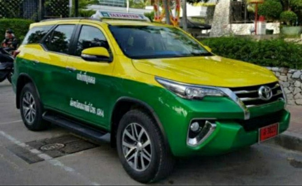 SmartTaxi-van โทร.085-5679674 เรามีบริการแท็กซี่ คันใหญ่ รถใหม่สะอาด ความปลอดภัยอันดับ 100%