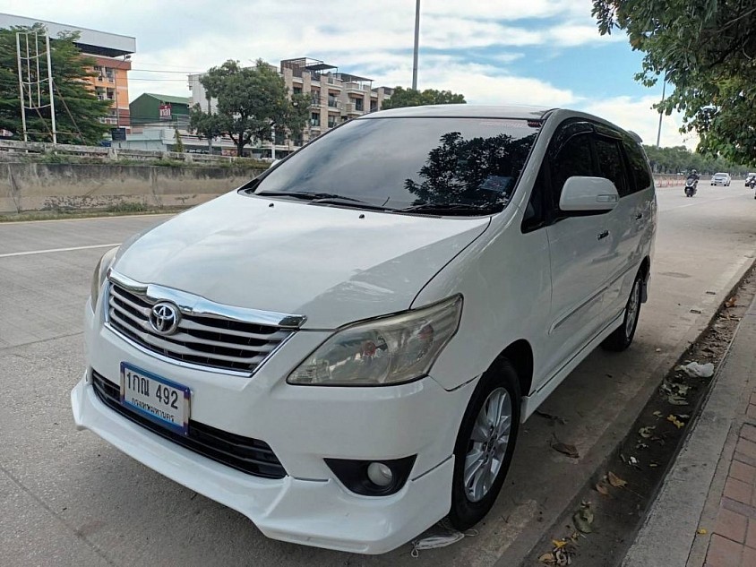 Smarttaxi-van โทร.085-5679674 บริการรถใหญ่7ที่นั่ง
