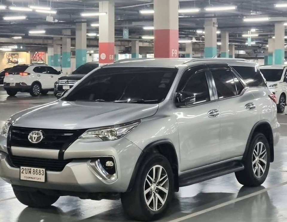 Smart taxi van รถ SUV รุ่นใหม่ 7ที่นั่ง