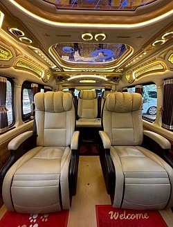 เบาะ Vip.ใหญ่ๆนั่งสบาย อุปกรณ์อำนวยความสดวก ครับครัน