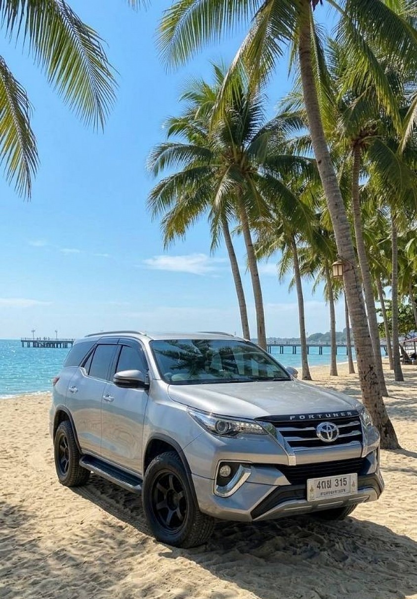 บริการด้วยรถ SUV.โทร.085-5679674